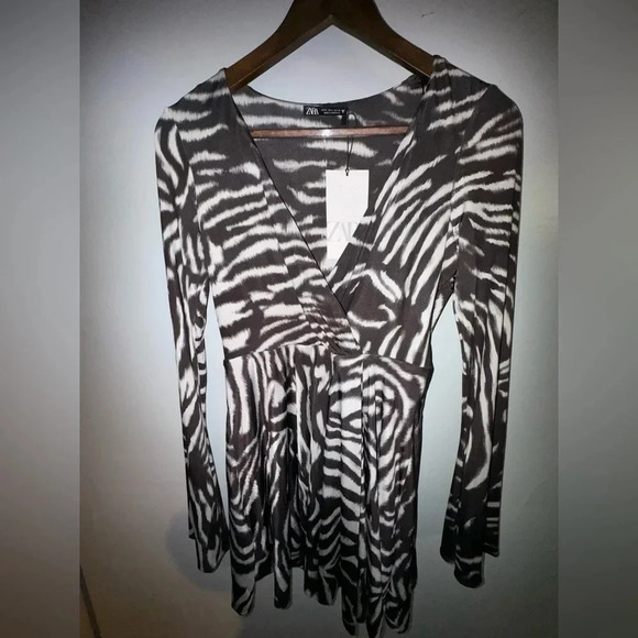 Zara Zebra Print long sleeve V-Neck Mini Dress size small NWT - Picture 1 of 7
